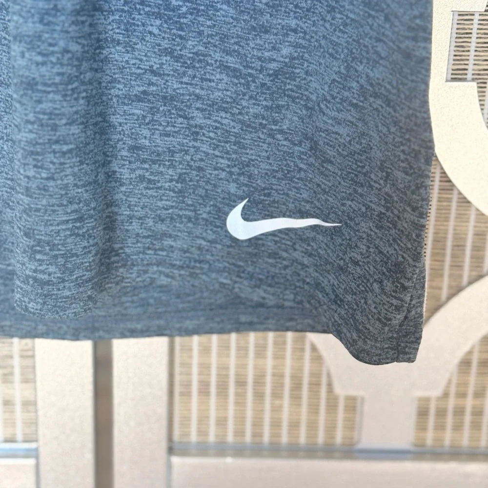 Nike Women's Heather Gray Dri-FIT Tee